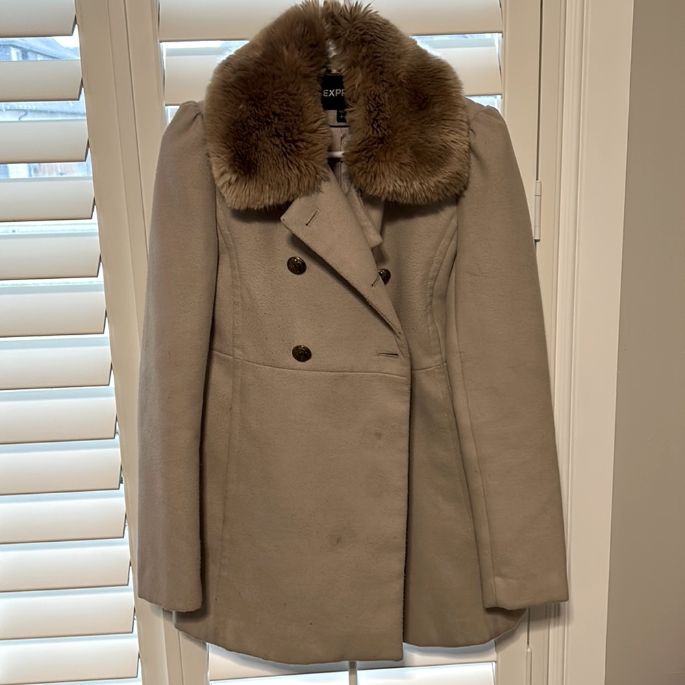 Women’s Small Express tan Pea coat with fur collar.